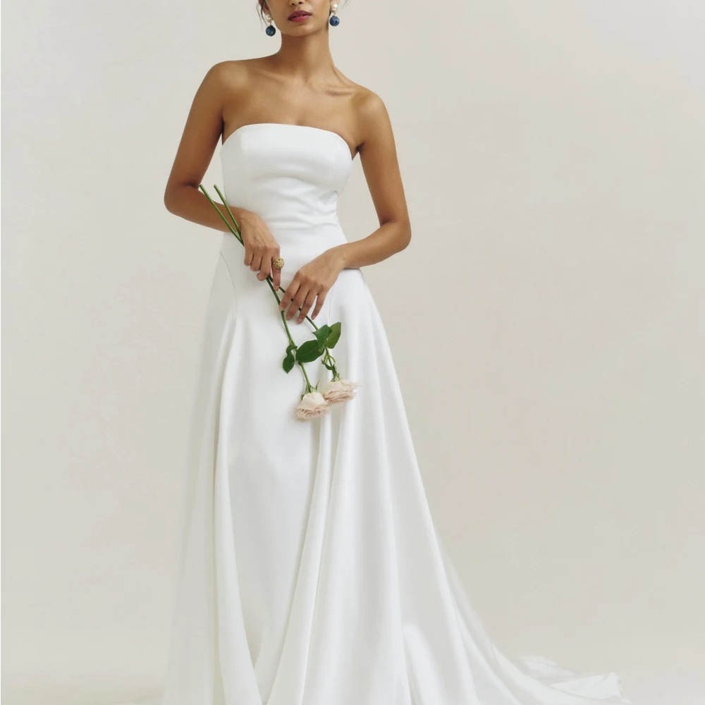 Elegant Strapless White Gown